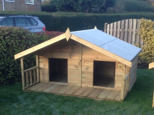 Traditional Apex Double Kennel With Verandah